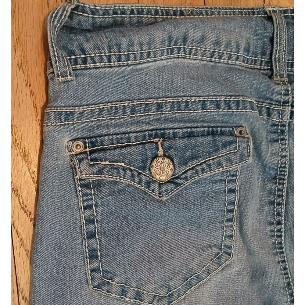 Women's Denim Jeans Button Back Pockets Wide Leg 31 Inch Waist - Picture 7 of 7
